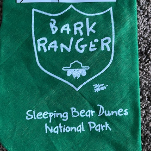 2 Dog Bandannas 💥NWT💥 - Picture 7 of 8